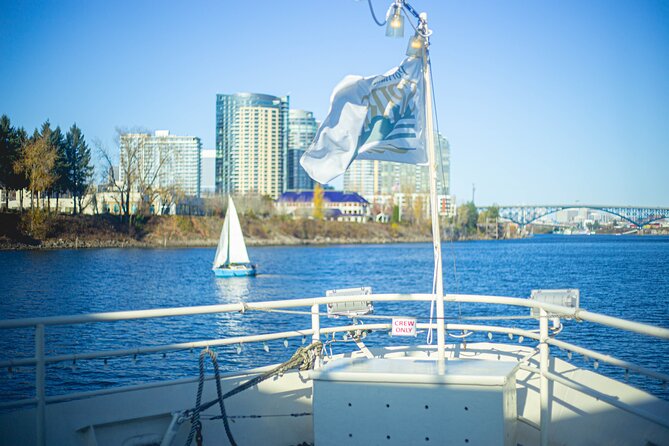 2-hour Brunch Cruise on Willamette River - The Boat Experience: Where the Piano, Views, and Tables Meet