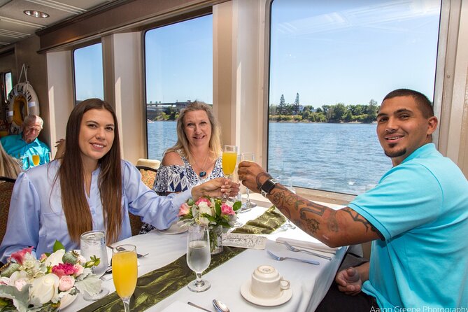 2-hour Brunch Cruise on Willamette River - Food, Drinks, and Live Piano: What the Brunch Actually Feels Like
