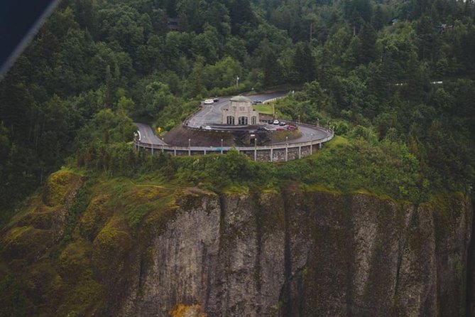 40 Minute Multnomah Falls & Waterfall Air Tour by Envi Adventures - Crown Point State Park: The Vista House View From Above