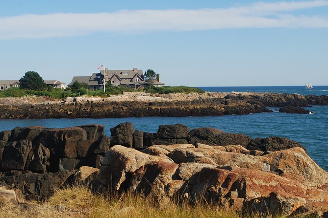 6 Hours Private Lighthouses and Kennebunkport Tour in Portland - Western Promenade: another bay viewpoint, plus Portland’s cemetery and elite-era past