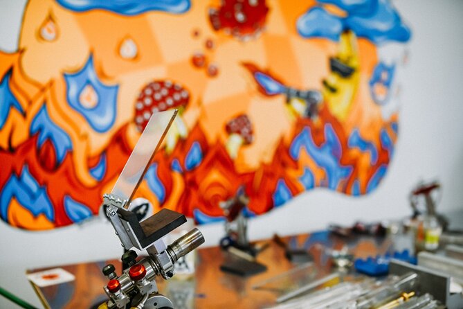 Beginner's Glass Blowing Lessons in Portland, Oregon - Who should book this beginner lesson (and who might hesitate)