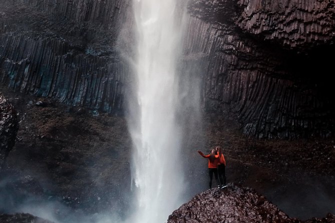 Columbia Gorge Waterfalls & Wineries from Portland: All-Inclusive Afternoon Tour - Snacks, comfort, and the small-group advantage