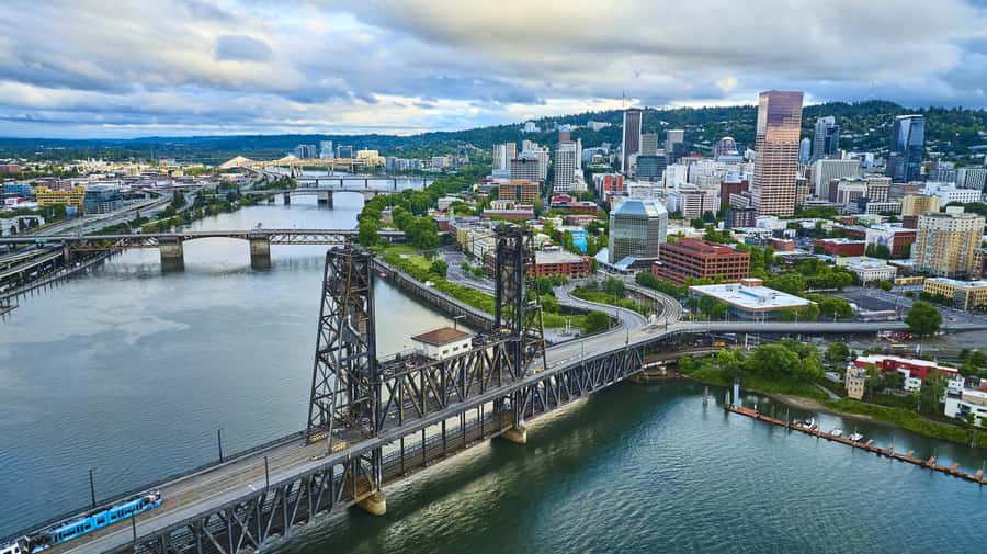 Discover Portland: Guided Sightseeing Tour (Most popular!) - A smart 3-hour Portland orientation, with real stops