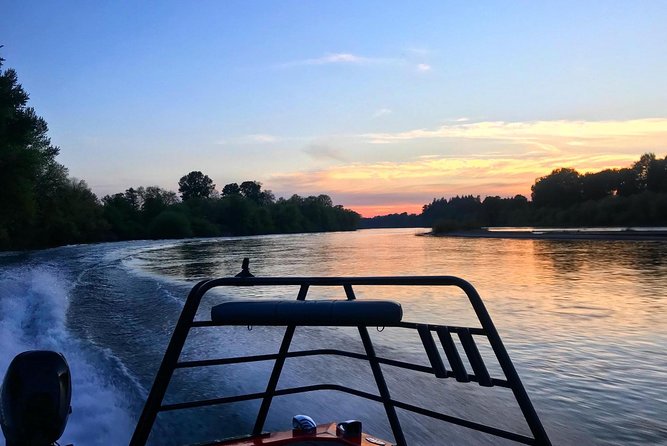 Guided Jetboat Tour for Six -Private - Private jetboat energy on the Willamette (and why it’s worth it)