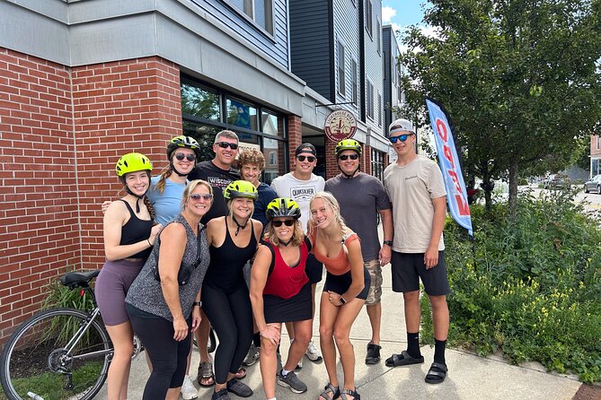 Lighthouse Bicycle Tour from South Portland with 4 Lighthouses - Stop 2: Spring Point Ledge Lighthouse (1897) and the shipwreck lesson
