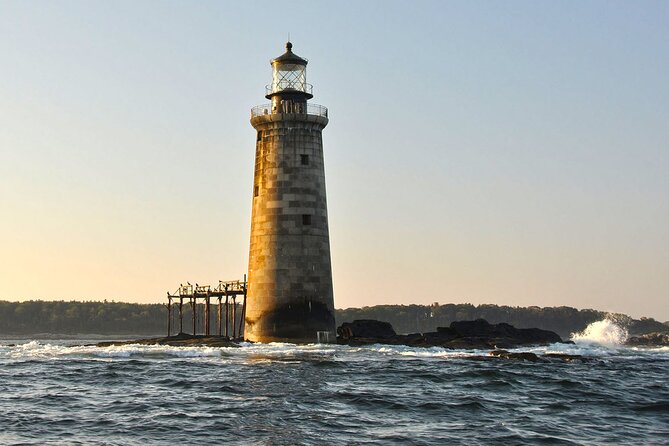 Maine Fall Foliage Private Lobster Boat Cruise with Local Drinks - The real value: a private lobster boat in Casco Bay fall season