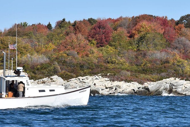 Maine Fall Foliage Private Lobster Boat Cruise with Local Drinks - Where the cruise starts: Gilberts Chowder House and an easy waterfront mindset