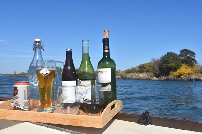 Maine Fall Foliage Private Lobster Boat Cruise with Local Drinks - Cape Elizabeth and its seaside homes: the fall color hits differently from water