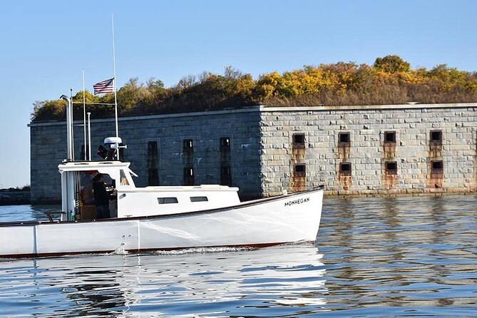 Maine Fall Foliage Private Lobster Boat Cruise with Local Drinks - Fort Scammel and Fort Gorges: harbor defense history, clearly explained