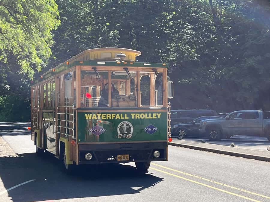 Multnomah Falls: Waterfall Corridor Hop-On Hop-Off Trolley - Why this trolley works so well on the Columbia River Highway