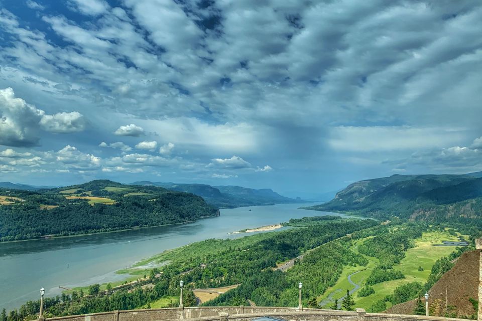 Portland: Columbia River Gorge Waterfalls Afternoon Tour - Four big waterfalls in one afternoon: why the Gorge works on a tight schedule