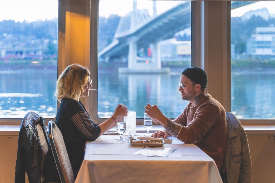 Portland: Dinner Cruise on the Willamette River - Why a 150-Minute Willamette Dinner Cruise Works in Portland