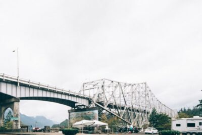Portland: Mt. Hood Day Tour - Multnomah Falls and Benson Bridge: seeing 611 feet of waterfall