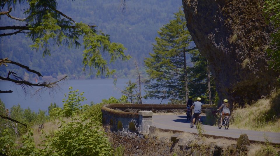 Portland: Multnomah Falls E-Bike Tour in the Columbia Gorge - Multnomah Falls: The Main Event Walk (and How the Tour Handles It)