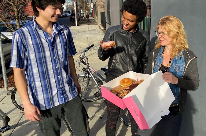 Portland, Oregon City Tour: Parks, Plazas and Views - South Park Blocks and the donut-and-coffee finish