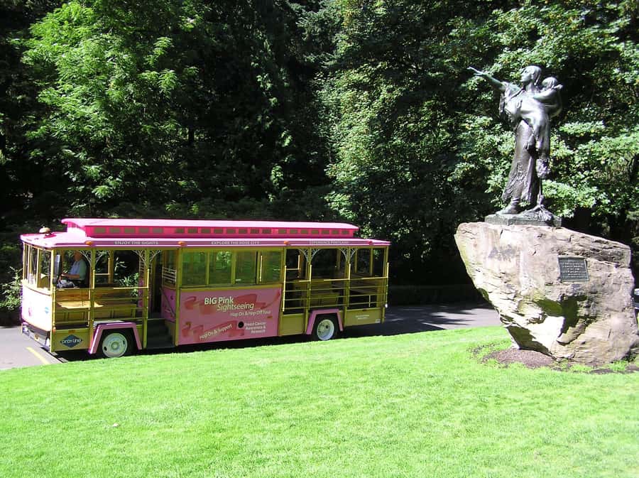 Portland, Oregon: Pink Trolley Hop-On Hop-Off Tour - Why the Pink Trolley Works for Portland Sightseeing