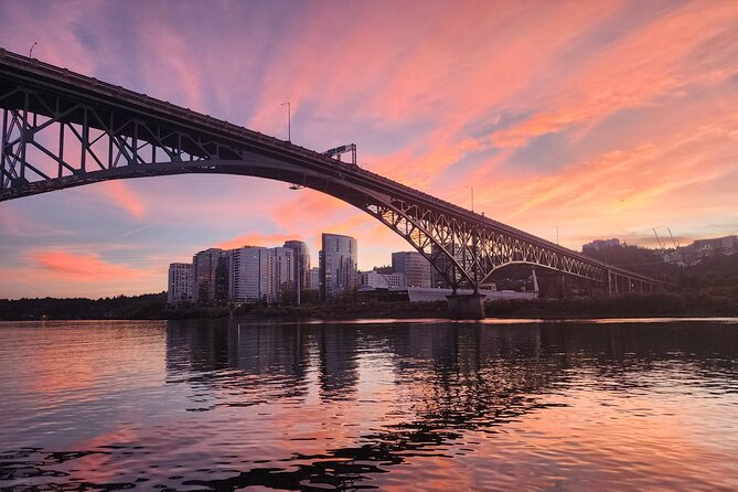 Portland's Ultimate 12 Historic Bridges' Scenic Boat Tour - Hawthorne Bridge Vertical Lift and the Feeling of Downtown “Play”