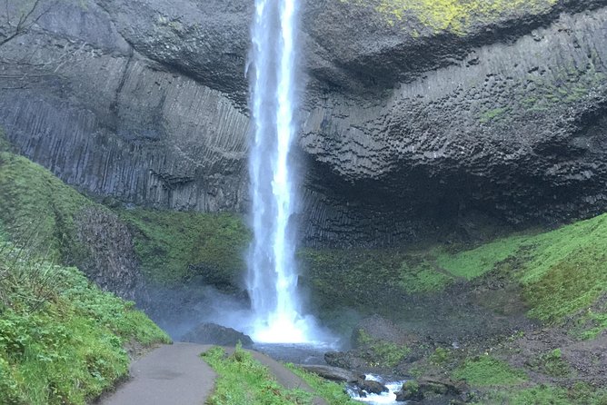 Private - 1/2 day Columbia River Gorge & Waterfalls Tour From Portland - The 1-hour Columbia River Gorge stretch for viewpoints and waterfall views