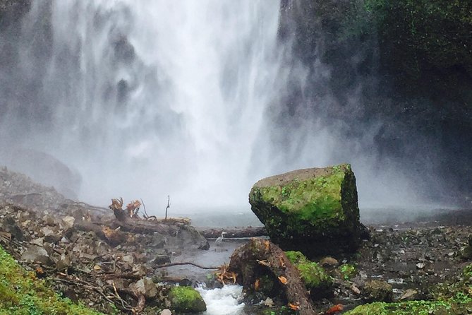 Private - 1/2 day Columbia River Gorge & Waterfalls Tour From Portland - Bonneville Lock & Dam: salmon ladders and powerhouse views in 30 minutes
