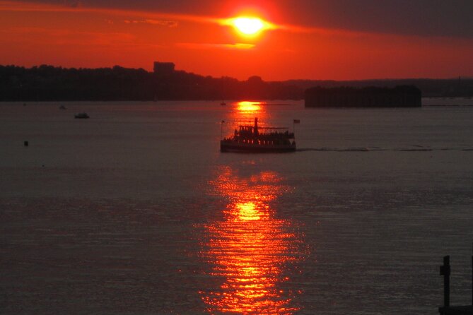 Sunset Lighthouse Cruise Tour from Casco Bay - Getting to 170 Commercial St and scoring a good seat