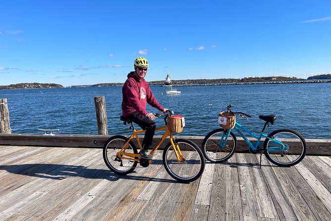 Two Hour Lighthouse Bicycle Tour from South Portland-Mellow - Stop 1: Bug Light Park and the harbor entrance story