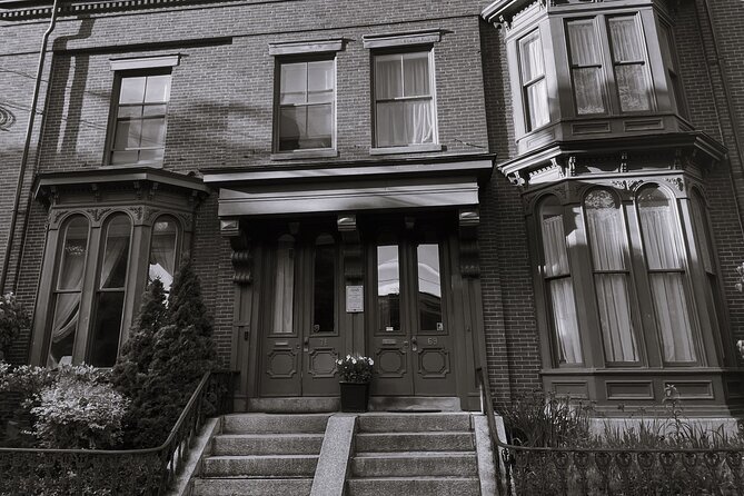 Walk With Ghosts in Portland - Start on Federal Street, end on Danforth Street